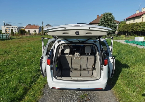 Chrysler Pacifica cena 98500 przebieg: 196900, rok produkcji 2017 z Rzeszów małe 781